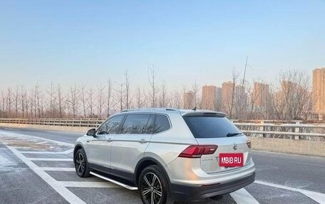 Volkswagen Tiguan II, 2020 год, 1 860 000 рублей, 6 фотография