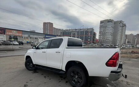 Toyota Hilux VIII, 2020 год, 5 750 000 рублей, 3 фотография