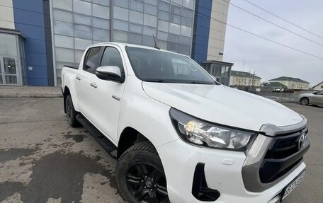 Toyota Hilux VIII, 2020 год, 5 750 000 рублей, 4 фотография