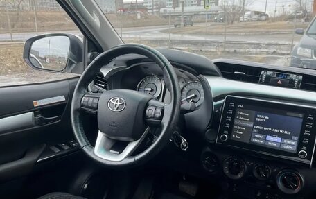 Toyota Hilux VIII, 2020 год, 5 750 000 рублей, 10 фотография