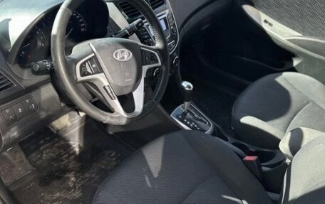 Hyundai Solaris II рестайлинг, 2011 год, 645 000 рублей, 6 фотография