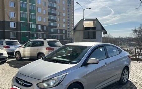 Hyundai Solaris II рестайлинг, 2011 год, 645 000 рублей, 4 фотография
