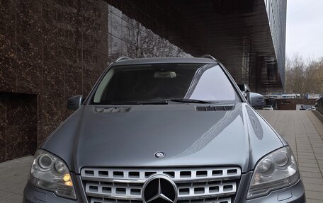 Mercedes-Benz M-Класс, 2011 год, 1 850 000 рублей, 2 фотография