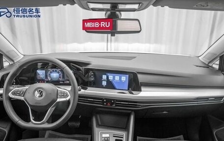 Volkswagen Golf VIII, 2022 год, 1 815 000 рублей, 9 фотография