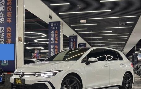 Volkswagen Golf VIII, 2022 год, 1 820 000 рублей, 3 фотография