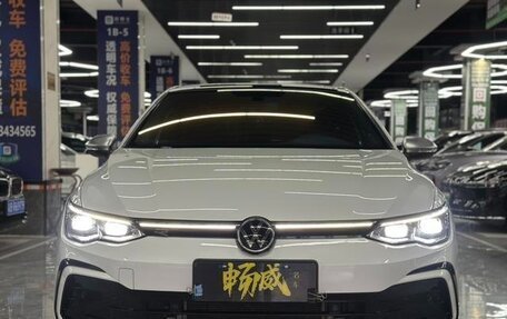 Volkswagen Golf VIII, 2022 год, 1 820 000 рублей, 2 фотография