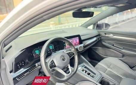 Volkswagen Golf VIII, 2022 год, 1 795 000 рублей, 10 фотография