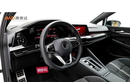 Volkswagen Golf VIII, 2022 год, 1 850 000 рублей, 5 фотография