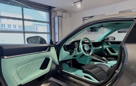 Porsche 911, 2022 год, 37 999 000 рублей, 17 фотография