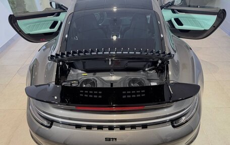 Porsche 911, 2022 год, 37 999 000 рублей, 22 фотография