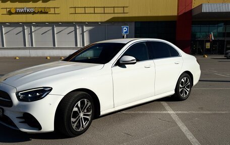 Mercedes-Benz E-Класс, 2021 год, 2 850 000 рублей, 2 фотография