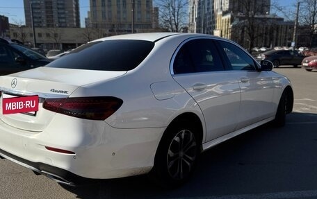 Mercedes-Benz E-Класс, 2021 год, 2 850 000 рублей, 4 фотография
