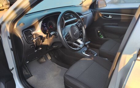 KIA Rio IV, 2022 год, 1 750 000 рублей, 2 фотография