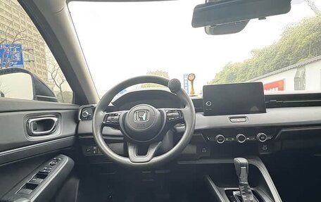 Honda Vezel, 2023 год, 2 120 000 рублей, 14 фотография