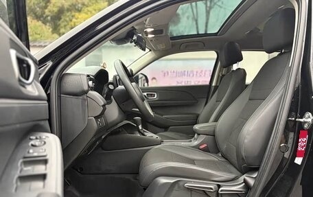 Honda Vezel, 2023 год, 2 120 000 рублей, 13 фотография