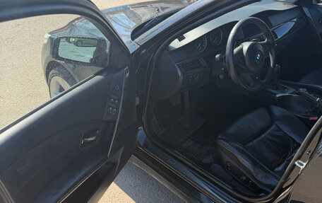 BMW 5 серия, 2004 год, 1 560 000 рублей, 13 фотография