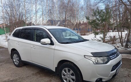 Mitsubishi Outlander III рестайлинг 3, 2012 год, 1 350 000 рублей, 2 фотография