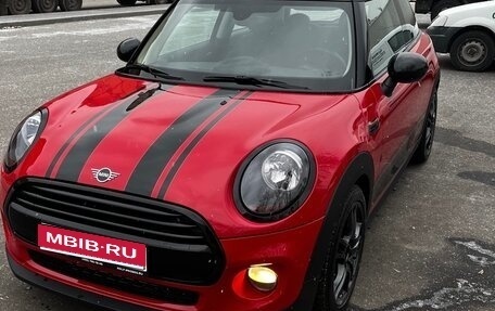 MINI Hatch, 2019 год, 1 950 000 рублей, 1 фотография