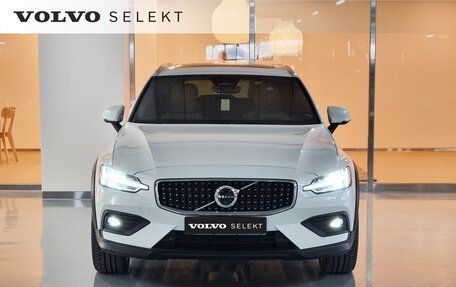 Volvo V60 Cross Country II, 2025 год, 5 800 000 рублей, 1 фотография