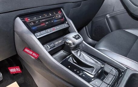 Skoda Karoq I, 2022 год, 2 117 000 рублей, 9 фотография