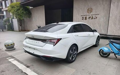 Hyundai Elantra, 2022 год, 1 120 000 рублей, 5 фотография