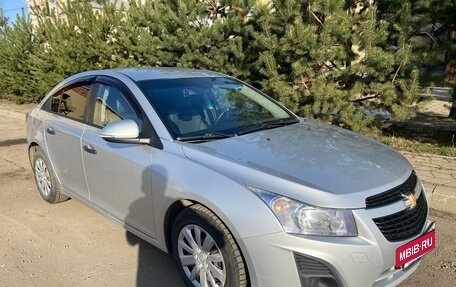 Chevrolet Cruze II, 2014 год, 800 000 рублей, 3 фотография