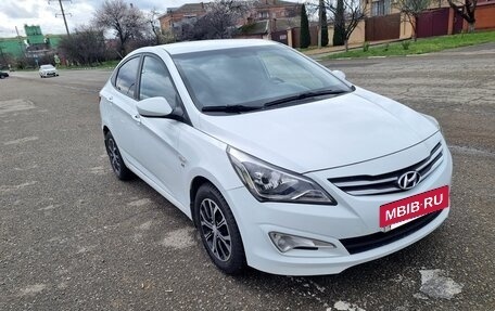 Hyundai Solaris II рестайлинг, 2015 год, 990 000 рублей, 2 фотография