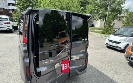 Honda Stepwgn IV, 2019 год, 1 890 000 рублей, 5 фотография