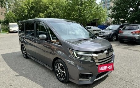 Honda Stepwgn IV, 2019 год, 1 890 000 рублей, 3 фотография