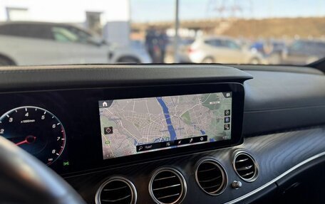 Mercedes-Benz E-Класс, 2021 год, 4 200 000 рублей, 15 фотография