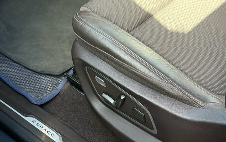 Renault Espace V рестайлинг, 2018 год, 1 749 000 рублей, 14 фотография