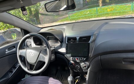 Hyundai Solaris II рестайлинг, 2013 год, 540 000 рублей, 3 фотография