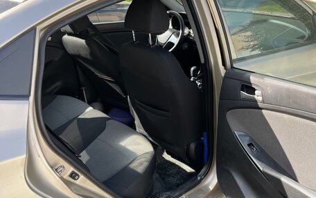 Hyundai Solaris II рестайлинг, 2013 год, 540 000 рублей, 16 фотография