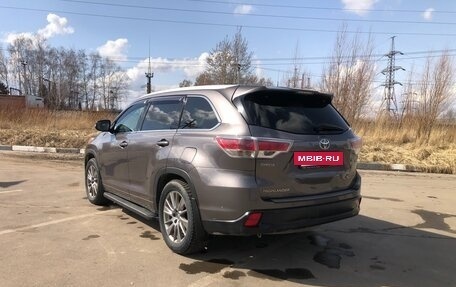 Toyota Highlander III, 2014 год, 2 990 000 рублей, 4 фотография