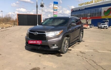 Toyota Highlander III, 2014 год, 2 990 000 рублей, 2 фотография