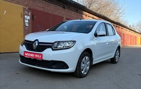 Renault Logan II, 2017 год, 950 000 рублей, 1 фотография