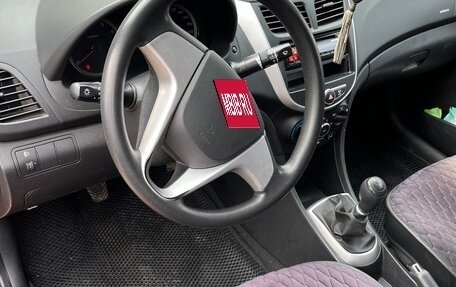 Hyundai Solaris II рестайлинг, 2012 год, 750 000 рублей, 4 фотография