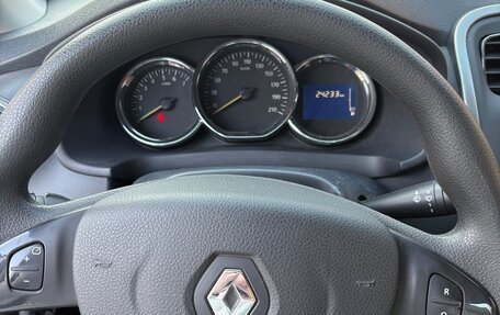 Renault Logan II, 2017 год, 950 000 рублей, 8 фотография