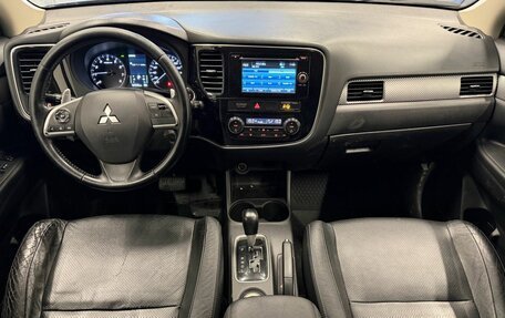 Mitsubishi Outlander III рестайлинг 3, 2012 год, 1 299 000 рублей, 9 фотография