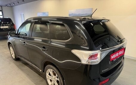 Mitsubishi Outlander III рестайлинг 3, 2012 год, 1 299 000 рублей, 6 фотография