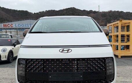 Hyundai Staria, 2025 год, 10 290 000 рублей, 2 фотография