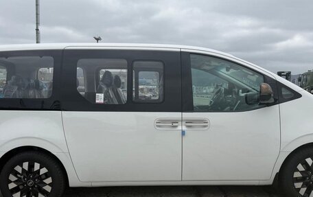 Hyundai Staria, 2025 год, 10 290 000 рублей, 4 фотография