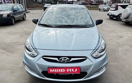 Hyundai Solaris II рестайлинг, 2011 год, 785 000 рублей, 1 фотография