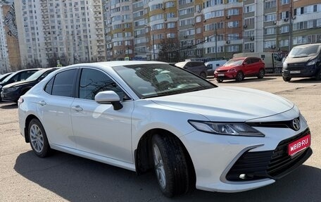 Toyota Camry, 2021 год, 3 200 000 рублей, 1 фотография