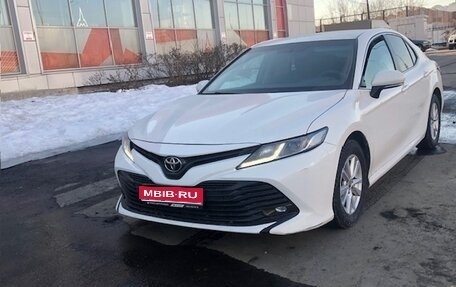 Toyota Camry, 2020 год, 2 300 000 рублей, 1 фотография