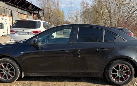 Chevrolet Cruze II, 2010 год, 700 000 рублей, 2 фотография