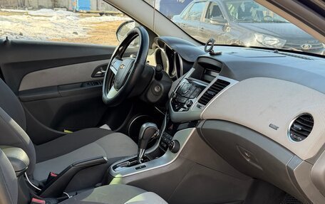 Chevrolet Cruze II, 2010 год, 700 000 рублей, 8 фотография