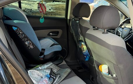 Chevrolet Cruze II, 2010 год, 700 000 рублей, 7 фотография