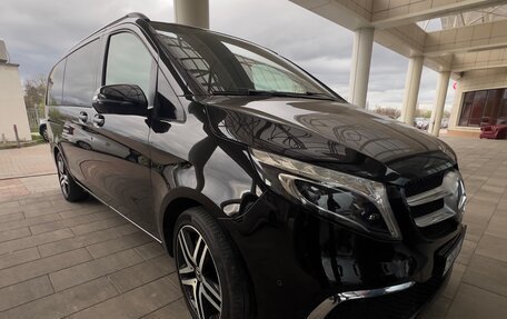 Mercedes-Benz V-Класс, 2019 год, 5 950 000 рублей, 6 фотография