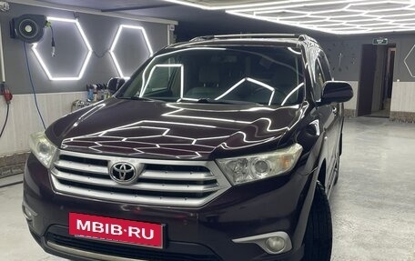 Toyota Highlander III, 2011 год, 1 850 000 рублей, 8 фотография